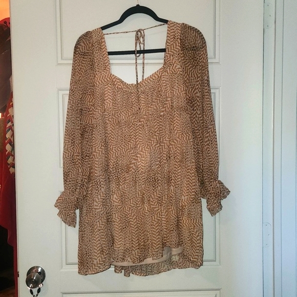 💥2/$70💥HerringStones DeeDee Square Neck Long Sleeve Tie Back Tiered Mini Dress - Picture 4 of 11